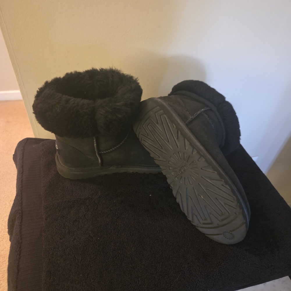 Women's Black Ankle Boots with Fur Lining - Picture 2 of 6